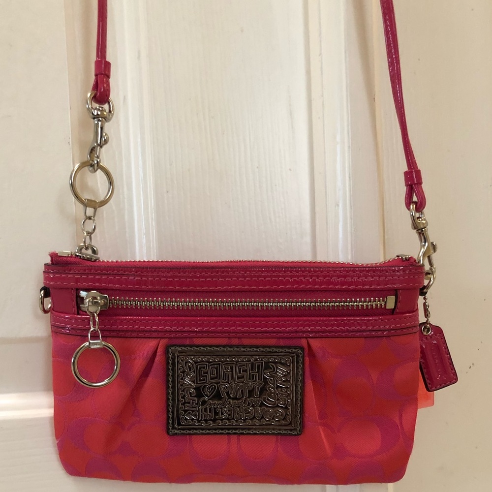 COACH PINK STRAP PURSE